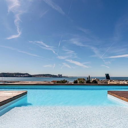 Ferienwohnung Guestready - Alges Apt With Stunning Rooftop Pool Exterior foto