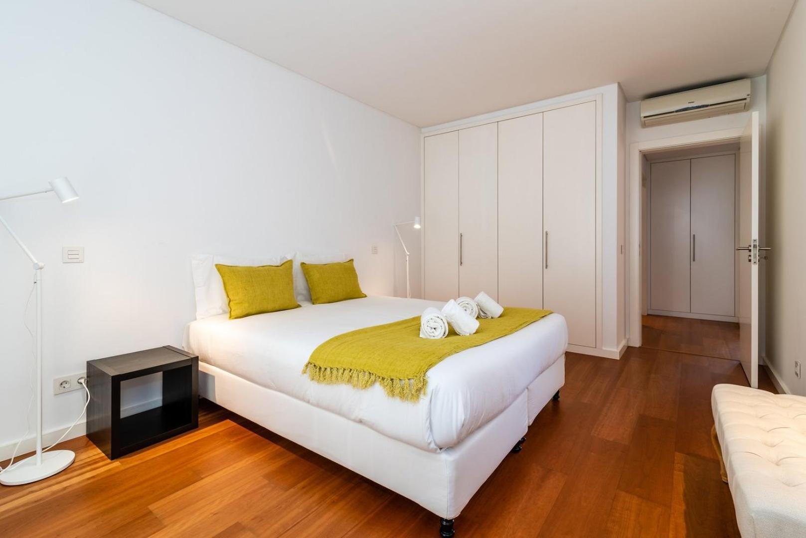 Ferienwohnung Guestready - Alges Apt With Stunning Rooftop Pool Exterior foto