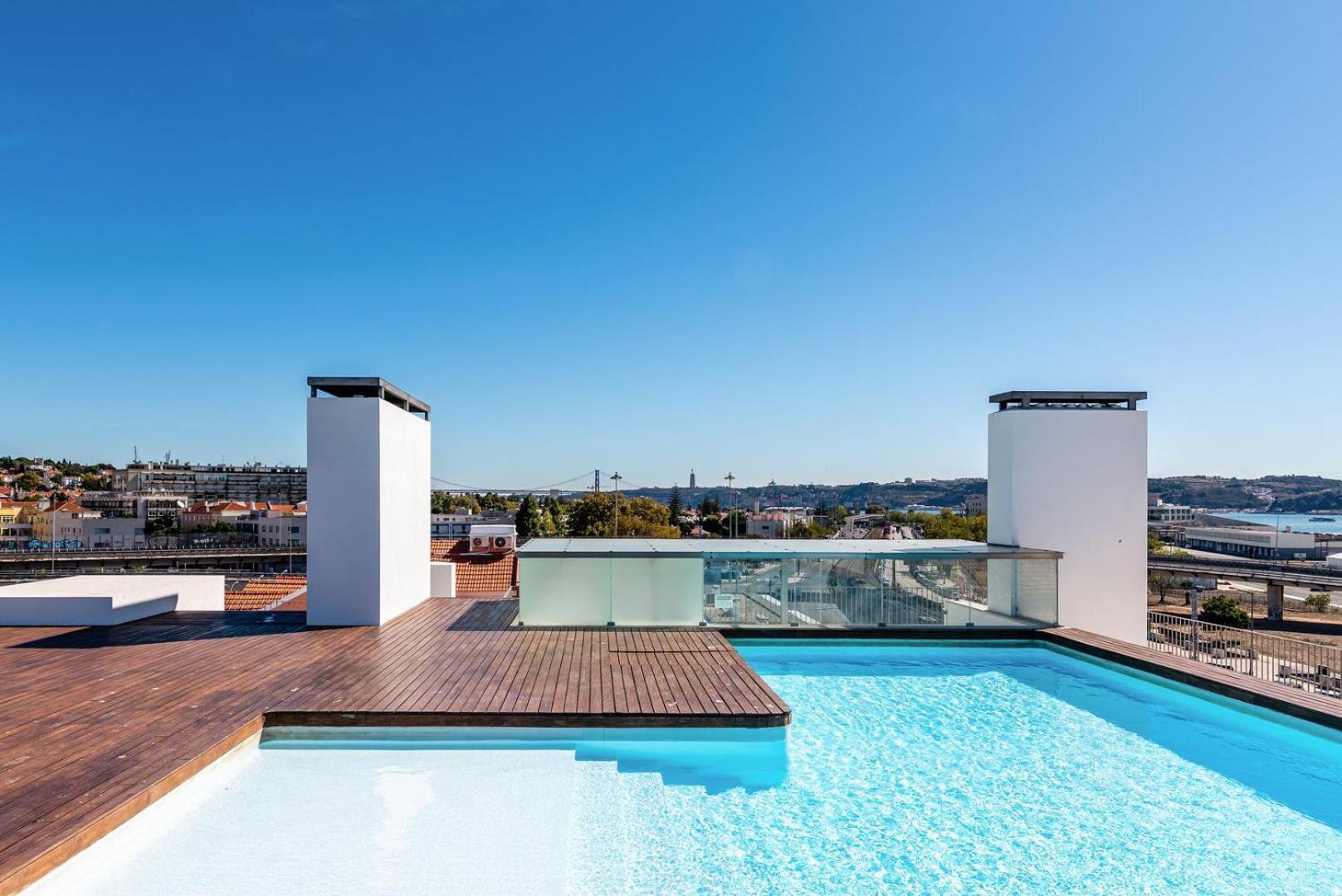 Ferienwohnung Guestready - Alges Apt With Stunning Rooftop Pool Exterior foto