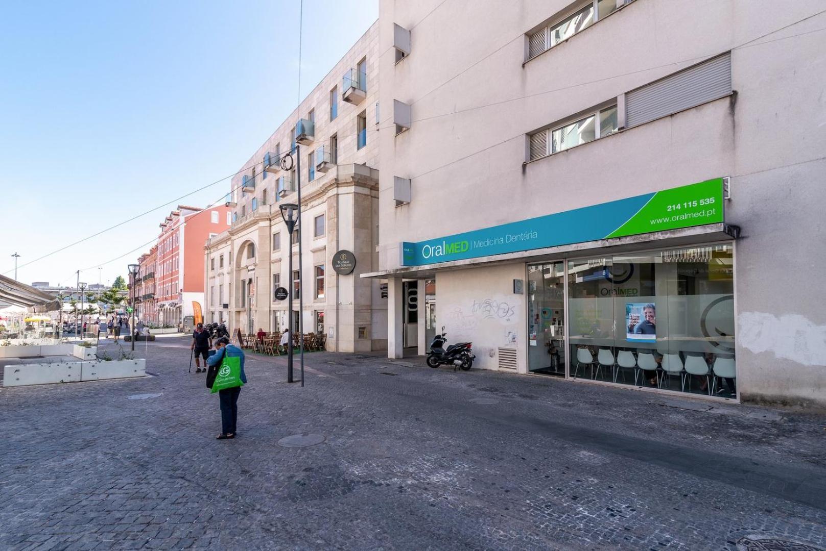 Ferienwohnung Guestready - Alges Apt With Stunning Rooftop Pool Exterior foto